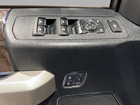 Used 2018 Ford F250 Lariat w/ Lariat Value Package image 16