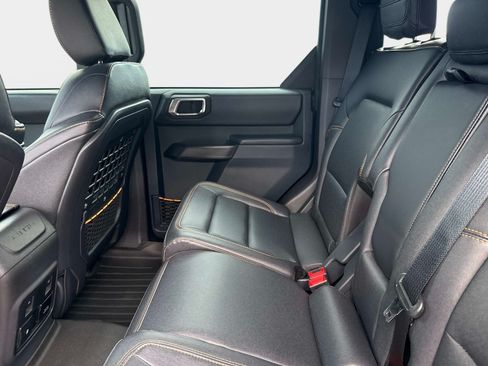 Used 2024 Ford Bronco Badlands AWD/4WD image 13