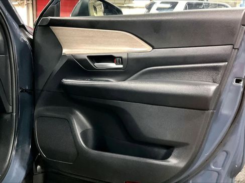 Used 2024 Toyota Grand Highlander Platinum image 21