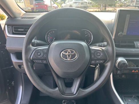 Used 2025 Toyota RAV4 LE AWD/4WD image 16