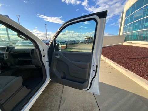 Used 2019 Nissan Frontier SV image 20