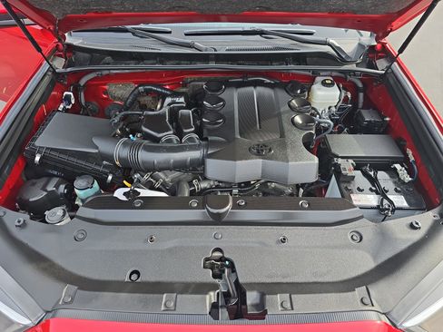 Used 2024 Toyota 4Runner SR5 image 30