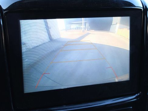 Used 2018 Chevrolet Traverse LT image 8