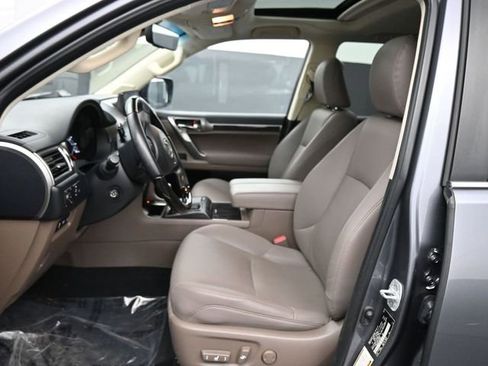 Used 2023 Lexus GX 460 Premium w/ Premium Package AWD/4WD image 19