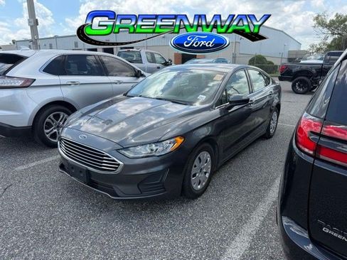 Used 2019 Ford Fusion S FWD image 1