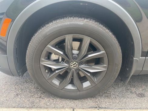 Used 2024 Volkswagen Tiguan SE FWD image 12