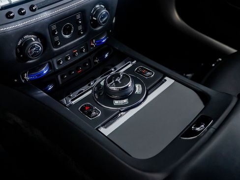 Used 2019 Rolls-Royce Wraith image 42