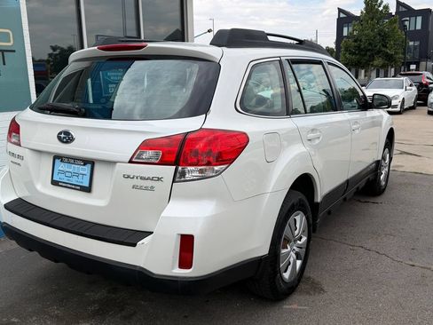 Used 2014 Subaru Outback 2.5i AWD/4WD image 2