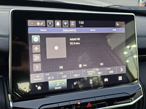 New 2026 Jeep Compass Latitude image 12