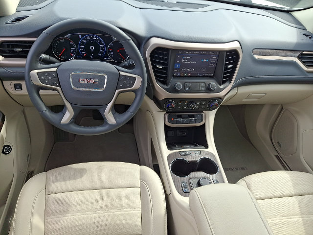 Used 2023 GMC Acadia Denali w/ Denali Technology Package AWD/4WD image 3