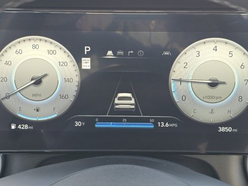 Used 2024 Hyundai Elantra Limited image 28