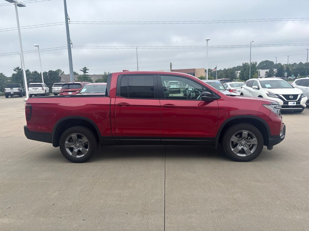 Used 2025 Honda Ridgeline TrailSport image 4