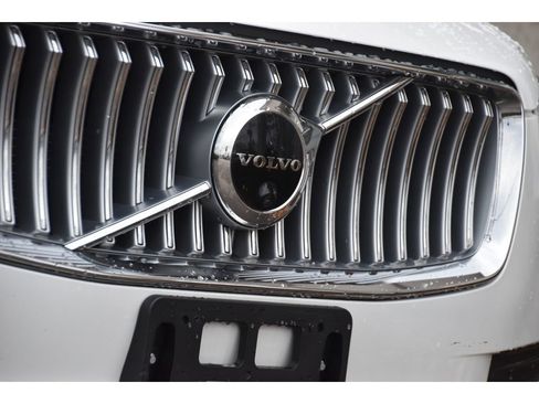 Certified 2023 Volvo XC90 B5 Plus image 11