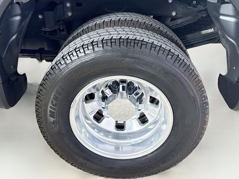 Used 2024 GMC Sierra 3500 Denali w/ Technology Package image 33