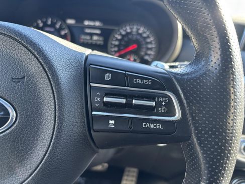 Used 2018 Kia Stinger GT2 image 9