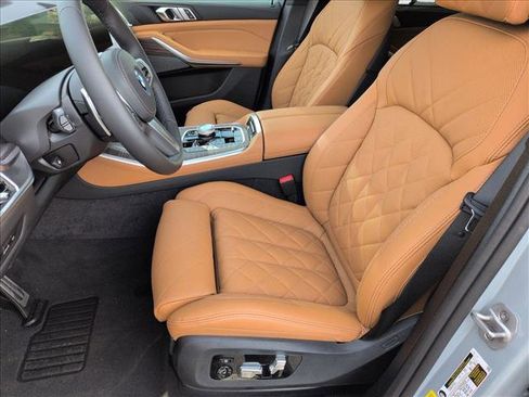 New 2026 BMW X5 xDrive50e w/ Executive Package image 4