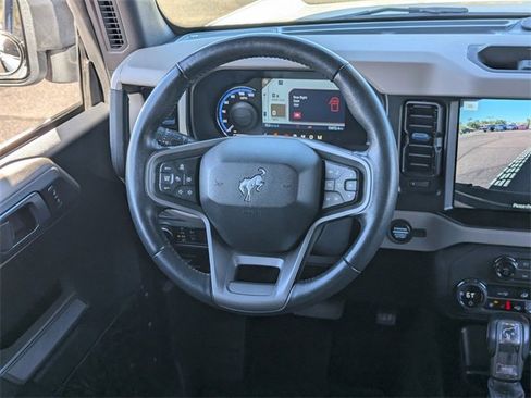 Used 2023 Ford Bronco Wildtrak image 15