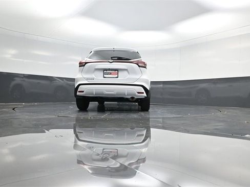 Used 2025 Nissan Kicks Play S image 36