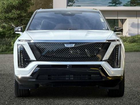 New 2026 Cadillac Vistiq Luxury w/ LPO, Floor Liner Package image 9