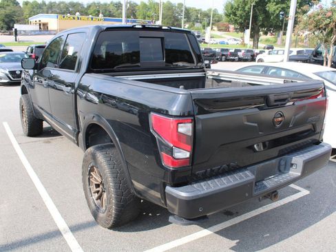 Used 2020 Nissan Titan PRO-4X w/ Pro-4x Convenience Package AWD/4WD image 8
