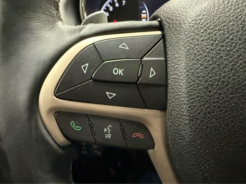 Used 2017 Jeep Grand Cherokee Limited w/ Luxury Group II AWD/4WD image 12