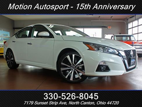 Used 2022 Nissan Altima 2.5 Platinum AWD/4WD image 2