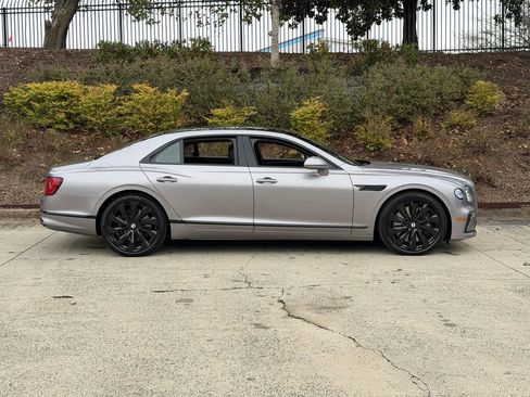 New 2026 Bentley Flying Spur Plug-In Hybrid image 10