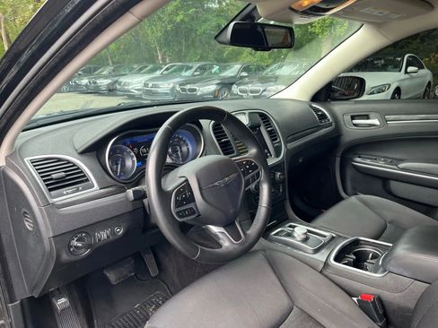 Used 2018 Chrysler 300 Touring w/ Sport Appearance Package image 18