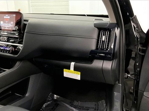 New 2025 Nissan Pathfinder SV w/ Cargo Package image 32