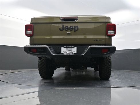 Used 2025 Jeep Gladiator Sport image 22