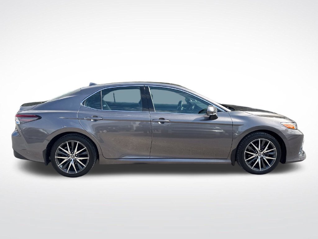 Used 2022 Toyota Camry XLE w/ Navigation Upgrade Package FWD image 7