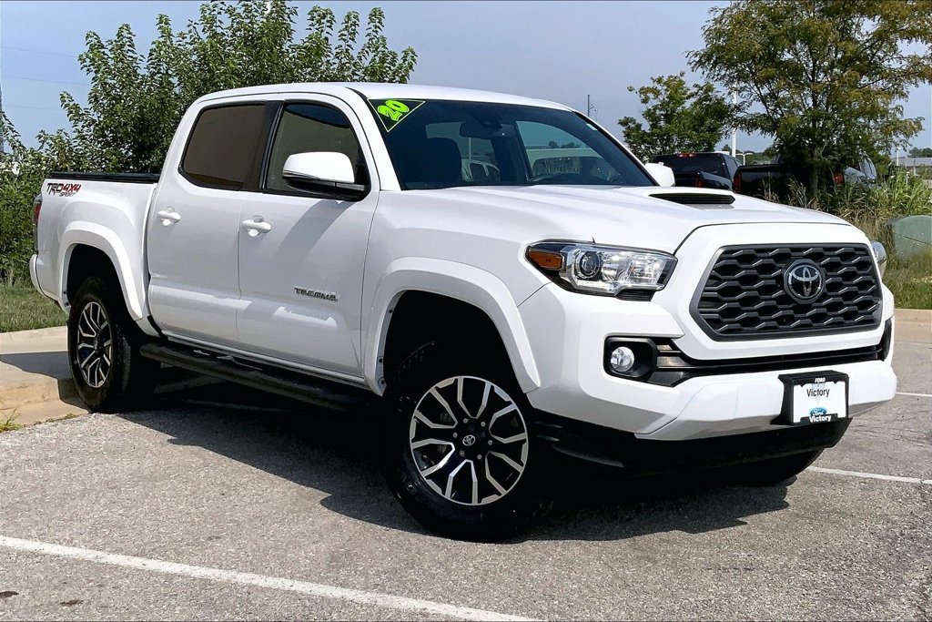 Used 2020 Toyota Tacoma TRD Sport w/ Exterior Package AWD/4WD image 30