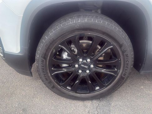 Used 2023 GMC Acadia SLT w/ Elevation Edition AWD/4WD image 11