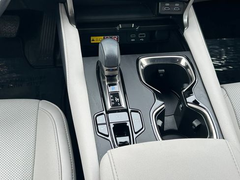 Used 2024 Lexus RX 350h w/ Accessory Package (Z1) AWD/4WD image 20