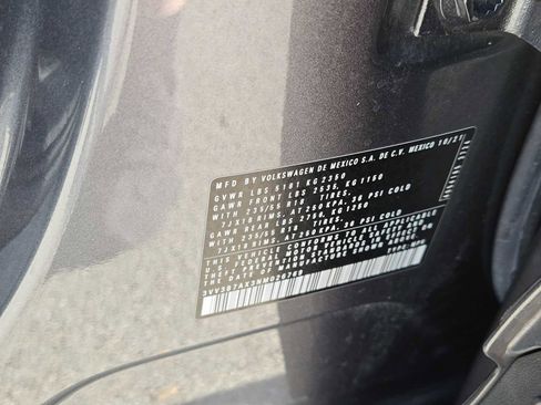 Used 2022 Volkswagen Tiguan SE image 31