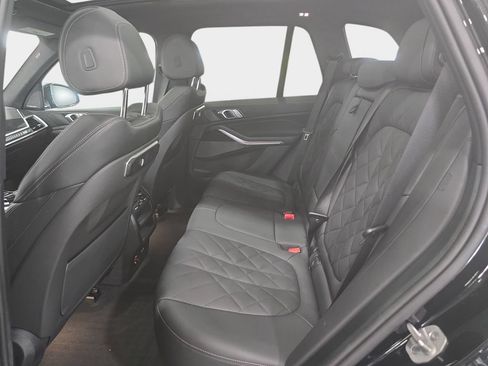 Certified 2025 BMW X5 xDrive40i w/ M Sport Package AWD/4WD image 19