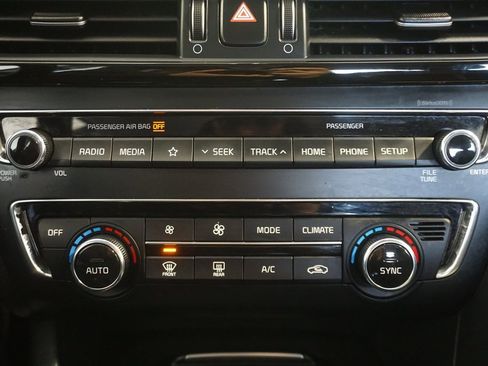 Used 2019 Kia Optima S image 12