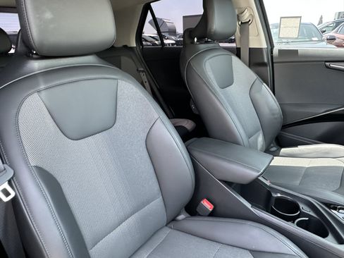 Certified 2023 Kia Niro EX FWD image 17
