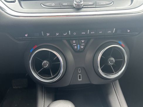 Used 2024 Chevrolet Blazer LT image 17