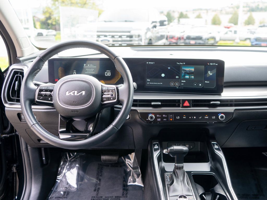 Certified 2025 Kia Sorento S w/ Panoramic Sunroof Package AWD/4WD image 15