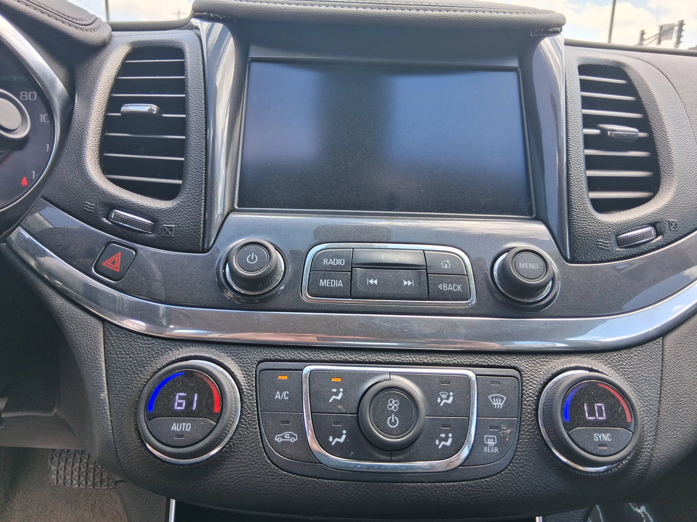 Used 2017 Chevrolet Impala LT FWD image 17