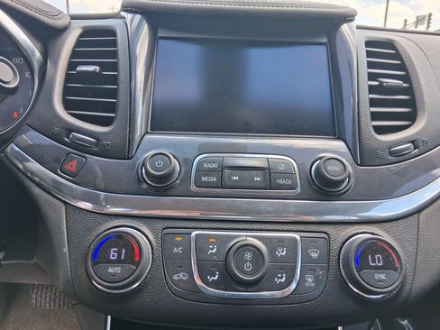 Used 2017 Chevrolet Impala LT FWD image 17