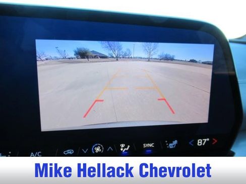 Used 2025 Chevrolet Traverse LT image 27