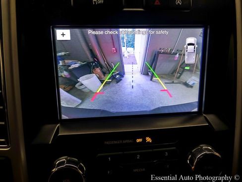 Used 2018 Ford F150 Lariat RWD image 17