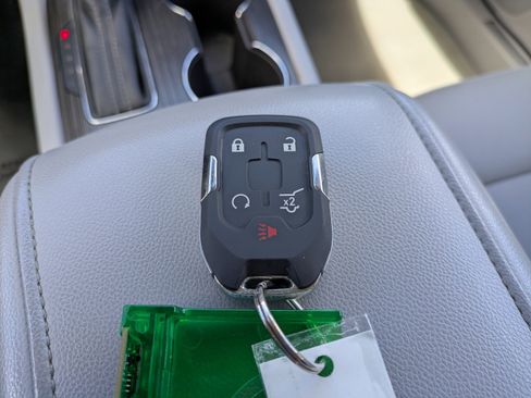 Used 2018 GMC Acadia SLT image 30