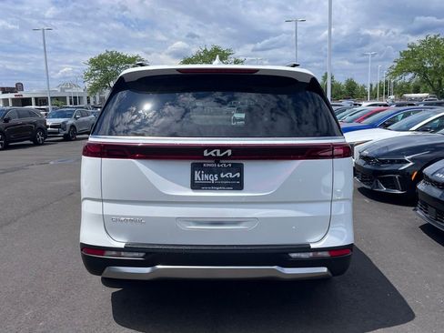 Used 2024 Kia Carnival SX FWD image 6