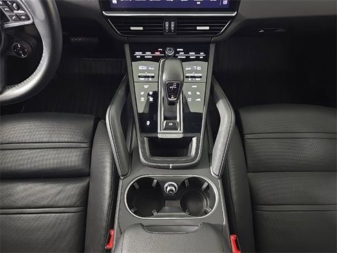 Certified 2022 Porsche Cayenne image 22