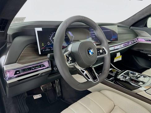 Used 2026 BMW 760i xDrive w/ Executive Package AWD/4WD image 9