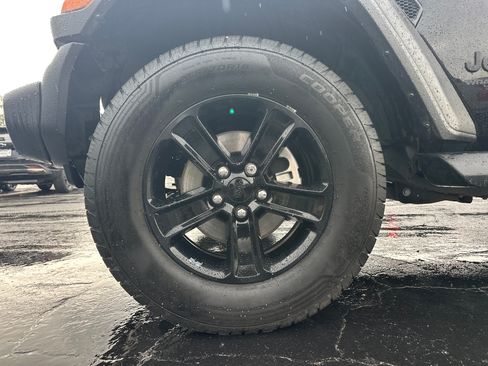 Used 2022 Jeep Wrangler Unlimited Sport AWD/4WD image 12