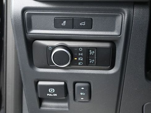 Used 2024 Ford Expedition XLT image 13